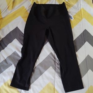 Old Navy Elevate Crop Legging